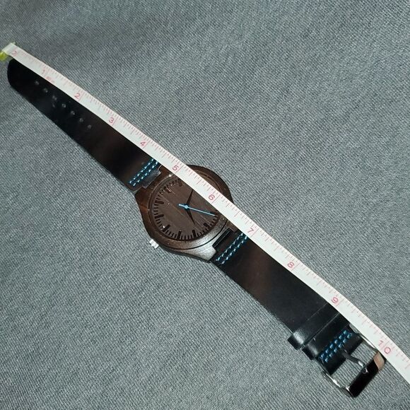 Engraved Back Natural Wood Watch‎ Leather Band - Picture 9 of 9